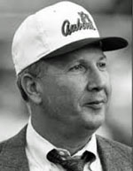 Auburn coach Pat Dye